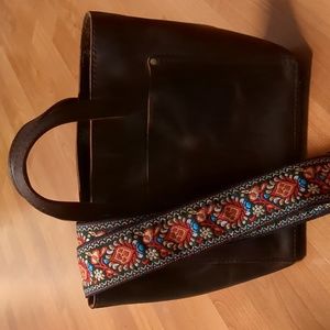 Mini crossbody with zipper